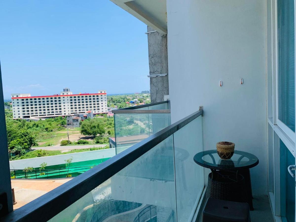 The Mactan Town Lapu-Lapu City Exterior foto